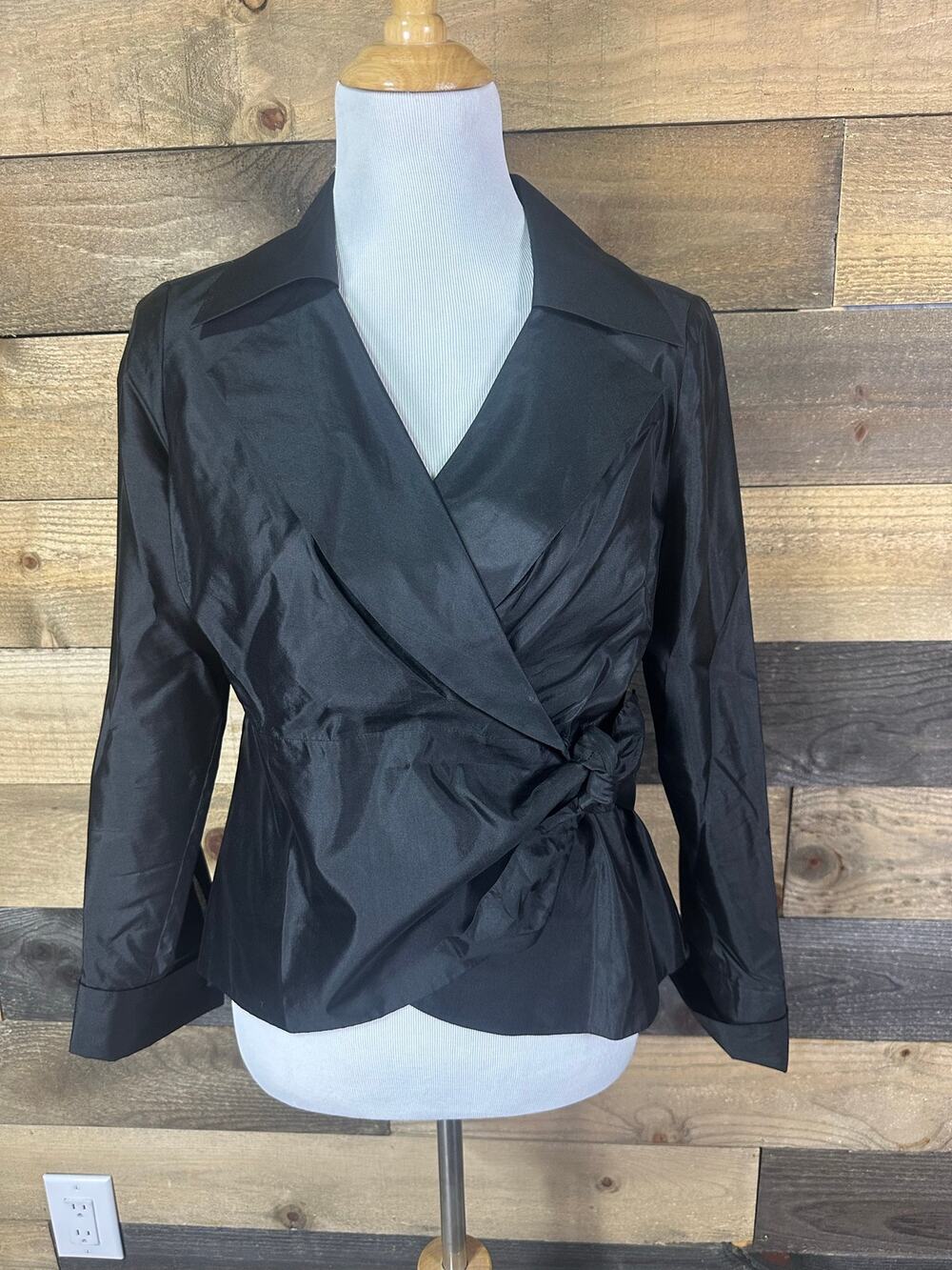 TALBOTS PETITES 100% Silk Taffeta Black Wrap Blouse Size 10 EUC